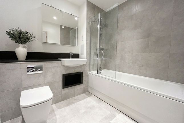 Flat 42, Wolff House, London photo 3