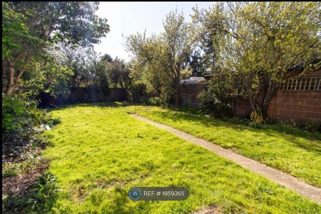 Thornsbeach Road, London photo 2