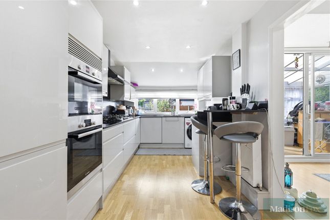 35, Hillside Avenue, Woodford Green photo 2