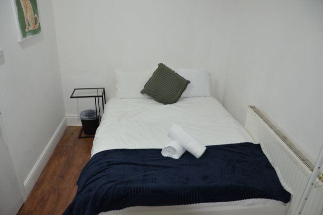 Shared accommodation to rent in Pershore Road, Birmingham