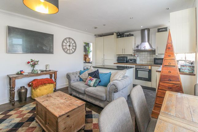 38A, Glendale Gardens, Leigh-On-Sea photo 4