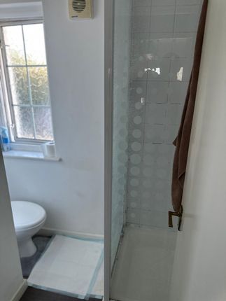 33 Eton Avenue, Flat 5, Sudbury Town photo 4