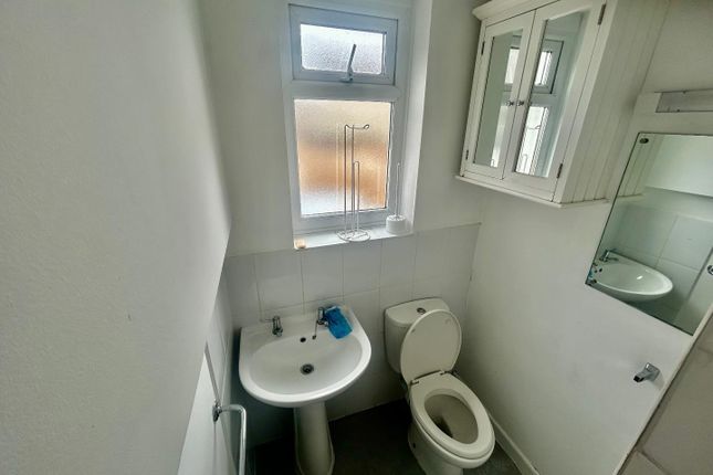 14a, Lowbourne, Melksham photo 5