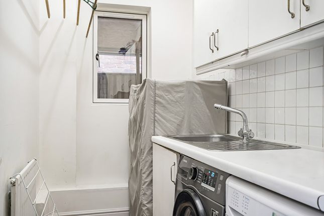 51, Plater Drive, Walton Manor photo 5