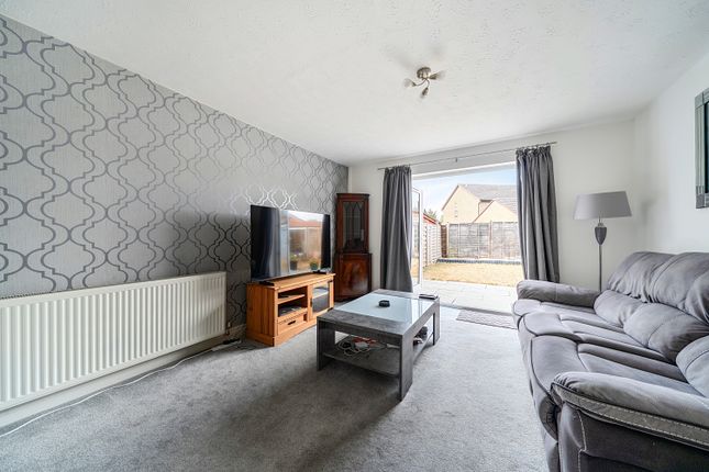 88, Bracken Close, Carterton photo 2
