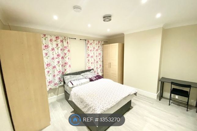 Biggest Bedroom: £700