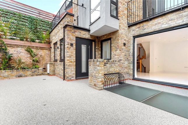 Thumbnail Link-detached house to rent in Coachworks Mews, Hampstead, London