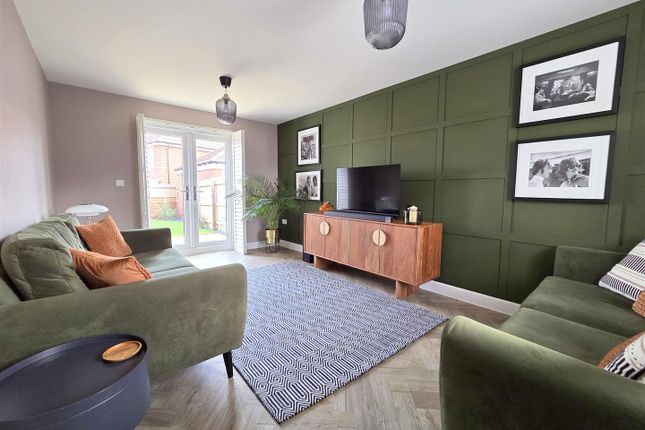 7, Axminster Drive, Stourport-On-Severn photo 2