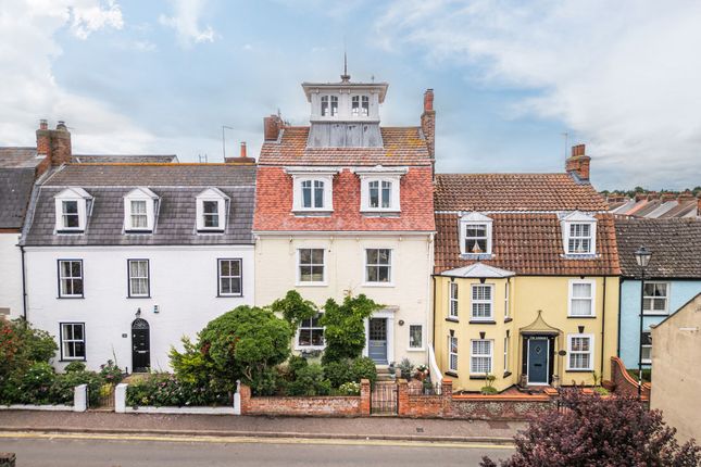 5-bed house on 24 Cliff Hill, Great Yarmouth, £475,000