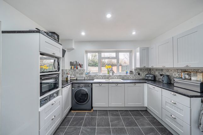 32, Longlees, Rickmansworth photo 4