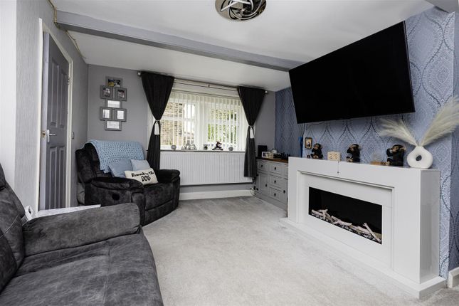 75, Hill Top Road, Huddersfield photo 2