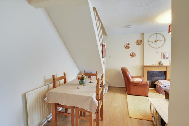 25, Reynolds Close, St. Ives photo 4
