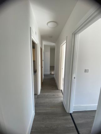 79, sibley grove, London photo 4