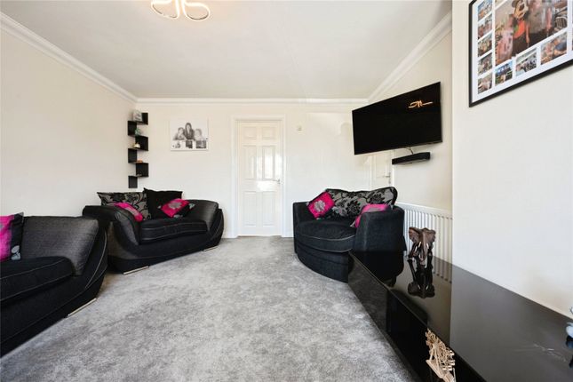 73, Bideford Green, Bedfordshire photo 4