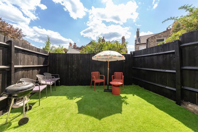 14, Reynolds Road, London photo 4