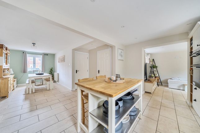44, Clifford Avenue, Tewkesbury photo 4