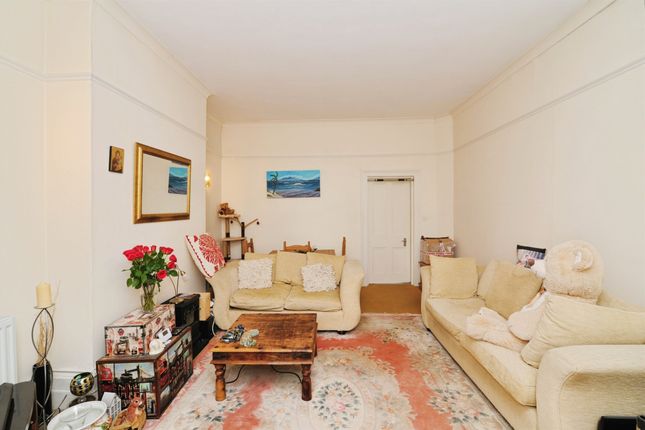 Flat 2, 29, Carisbrooke Road, St. Leonards-On-Sea photo 3
