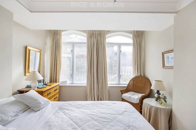 Flat for sale in Clearwater House, Richmond
