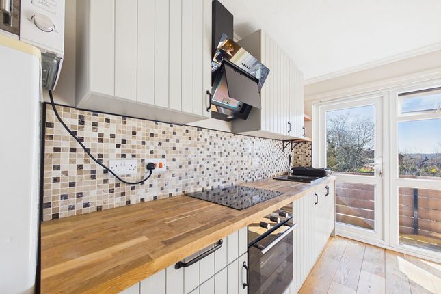 83 Ashcroft Court, Fern Drive, Hemel Hempstead photo 3