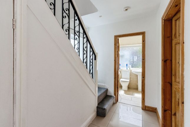 4, Temple Rise, Leeds photo 3