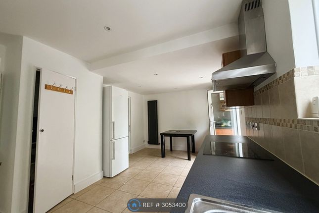 Wigmore Road, Tadley photo 4
