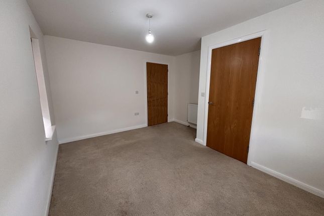 19 Maris Lane, Leicester photo 3