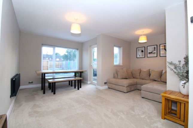 19, Broad Oak Way, Stevenage photo 2