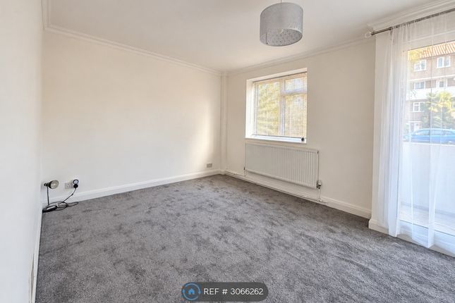 Flat, Coram House Wood St, London photo 3