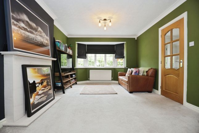 5, Grovefield Crescent, Coventry photo 4