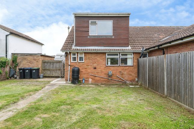 32, Pound Lane, Cambridgeshire photo 2