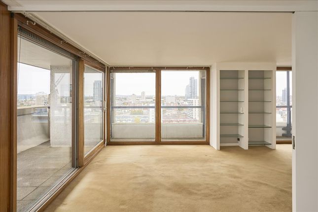 173, Shakespeare Tower, London photo 3