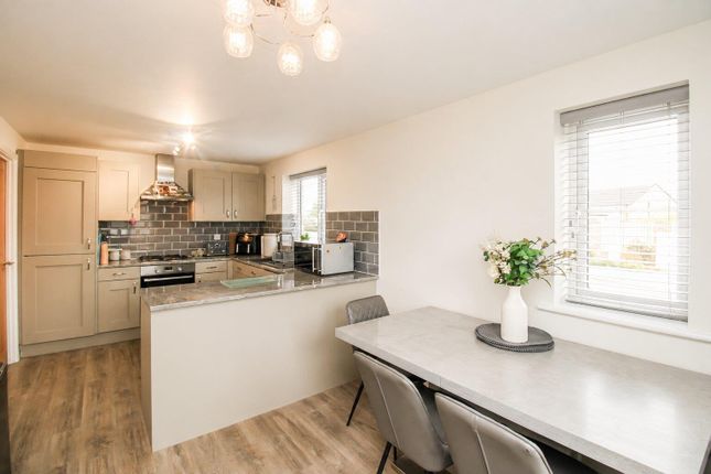 19, Rumble Road, Dewsbury photo 2