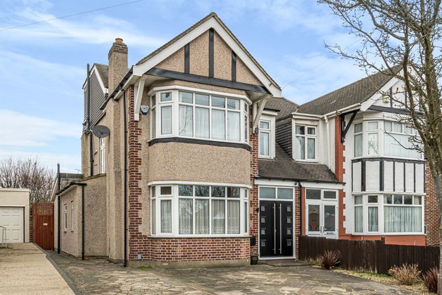 Thumbnail Semi-detached house for sale in Links Side, Enfield
