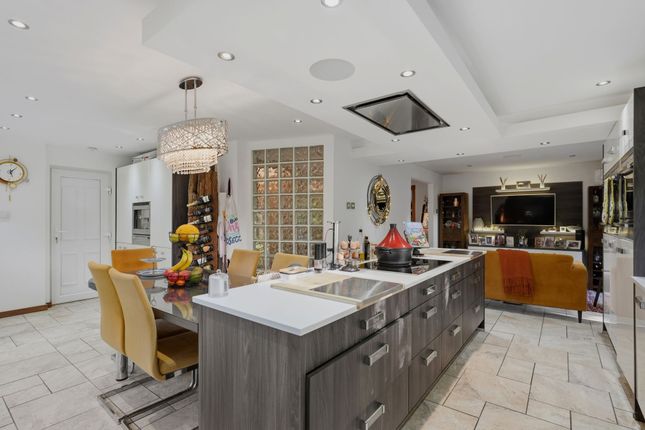 13 Clova Drive, Murieston photo 4