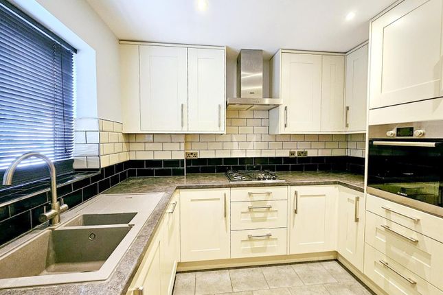 105, Invicta Road, Dartford photo 2