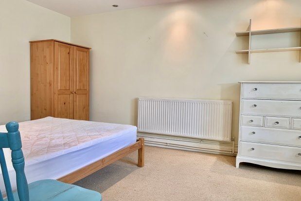 Flat to rent in Queen Street, Portsmouth