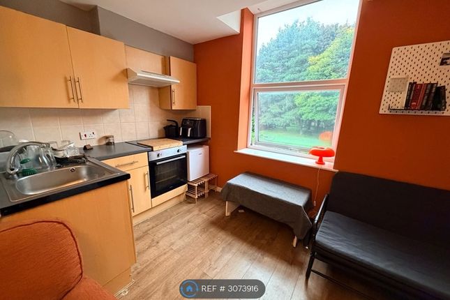 Flat, A Bury Road, Rawtenstall, Rossendale photo 3