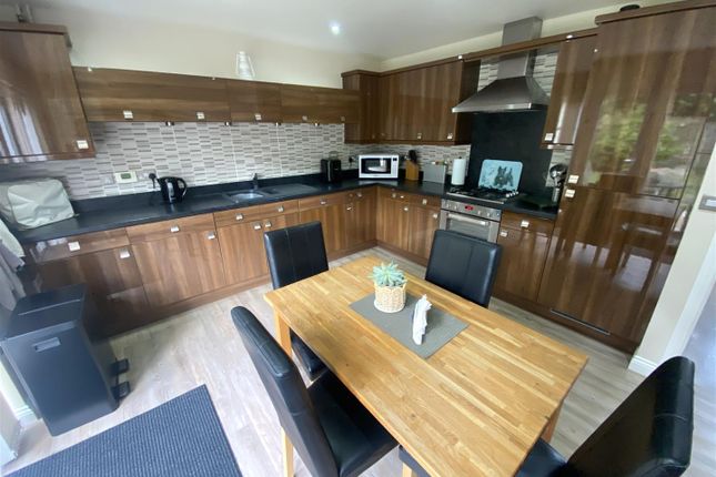 7, Hownham Close, Whitley Bay photo 3