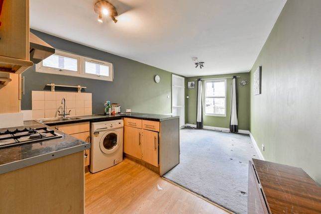 Thumbnail Terraced house to rent in Elmsdale Road E17, Walthamstow, London,