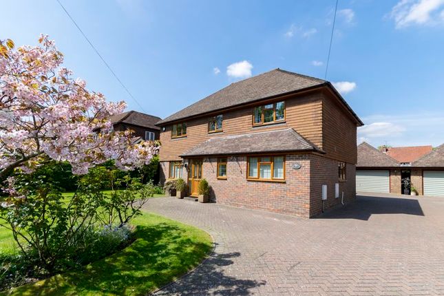 Ladywood Lodge, Mayfield Road, Crowborough photo 4