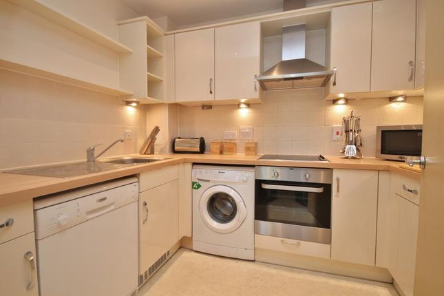 Flat 24, The Exchange,, Oriental Road, Surrey photo 3