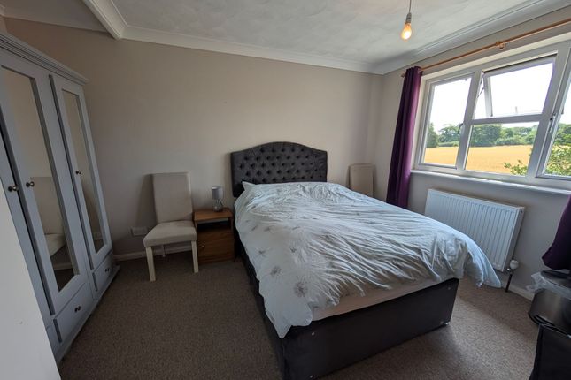21 Fisher Close, Saxmundham photo 4