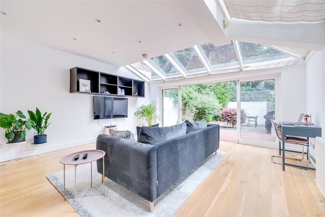 Thumbnail Flat to rent in Woodlawn Road, London