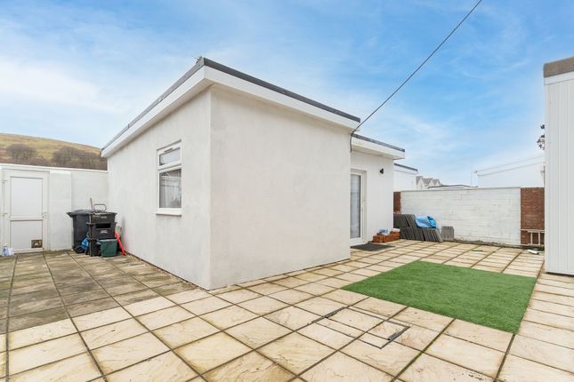22 Southend, Tredegar photo 2
