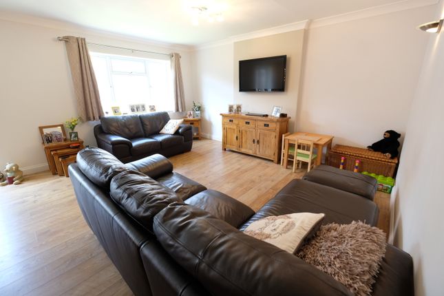 Woodville Road, Fawley photo 2