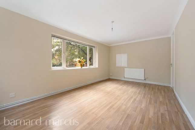 Egmont Road, SUTTON photo 2
