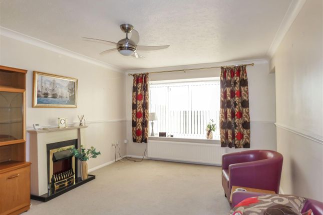 14 Emma Brook Court, Sea Road, Rustington photo 2