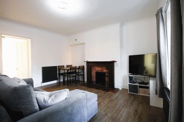 Flat 3, 5, Wells Road, Fakenham photo 4
