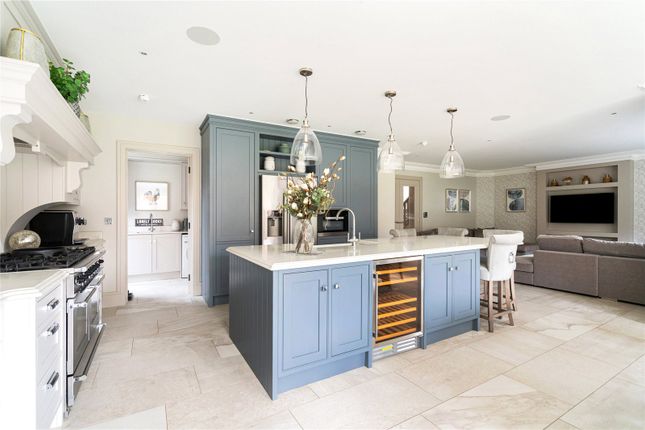 17, Kingswood, Berkshire photo 4