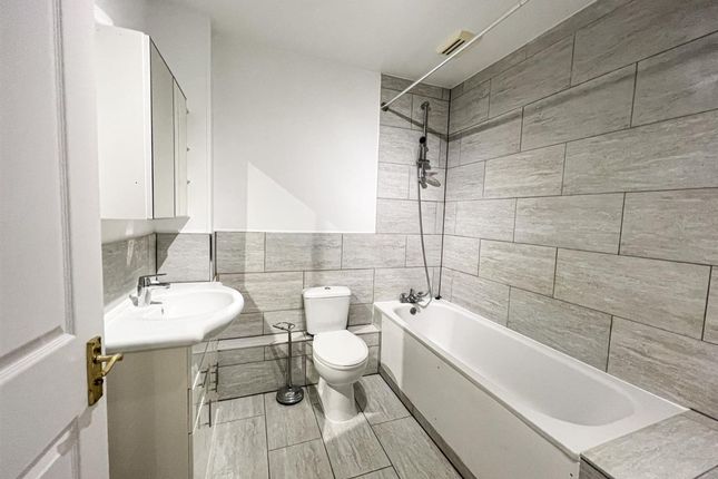 16 Lime Grove, London photo 5